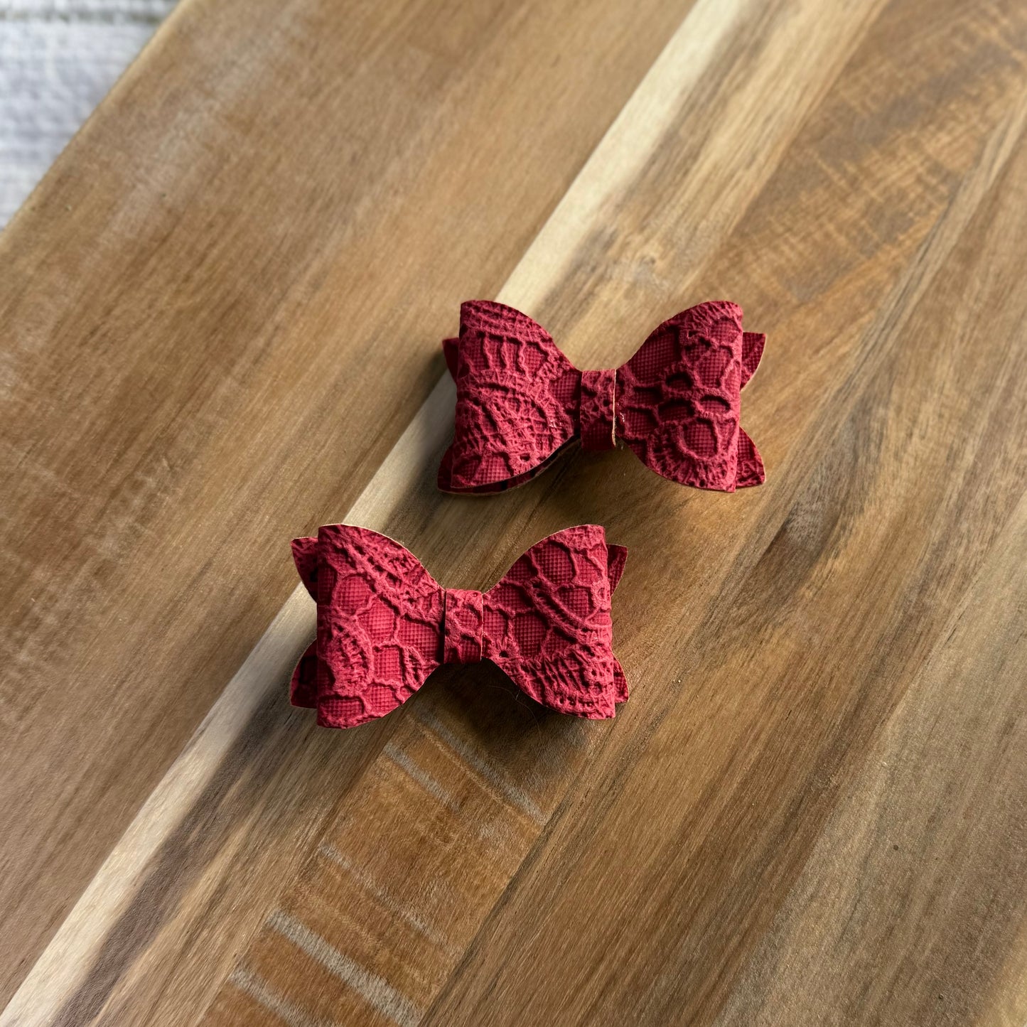 Red Lace - Henslie Piggies