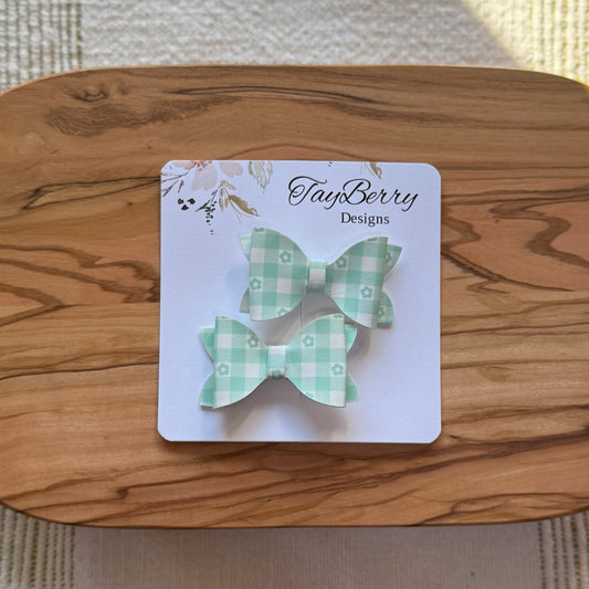 Teal Daisy Plaid - Henslie Piggies